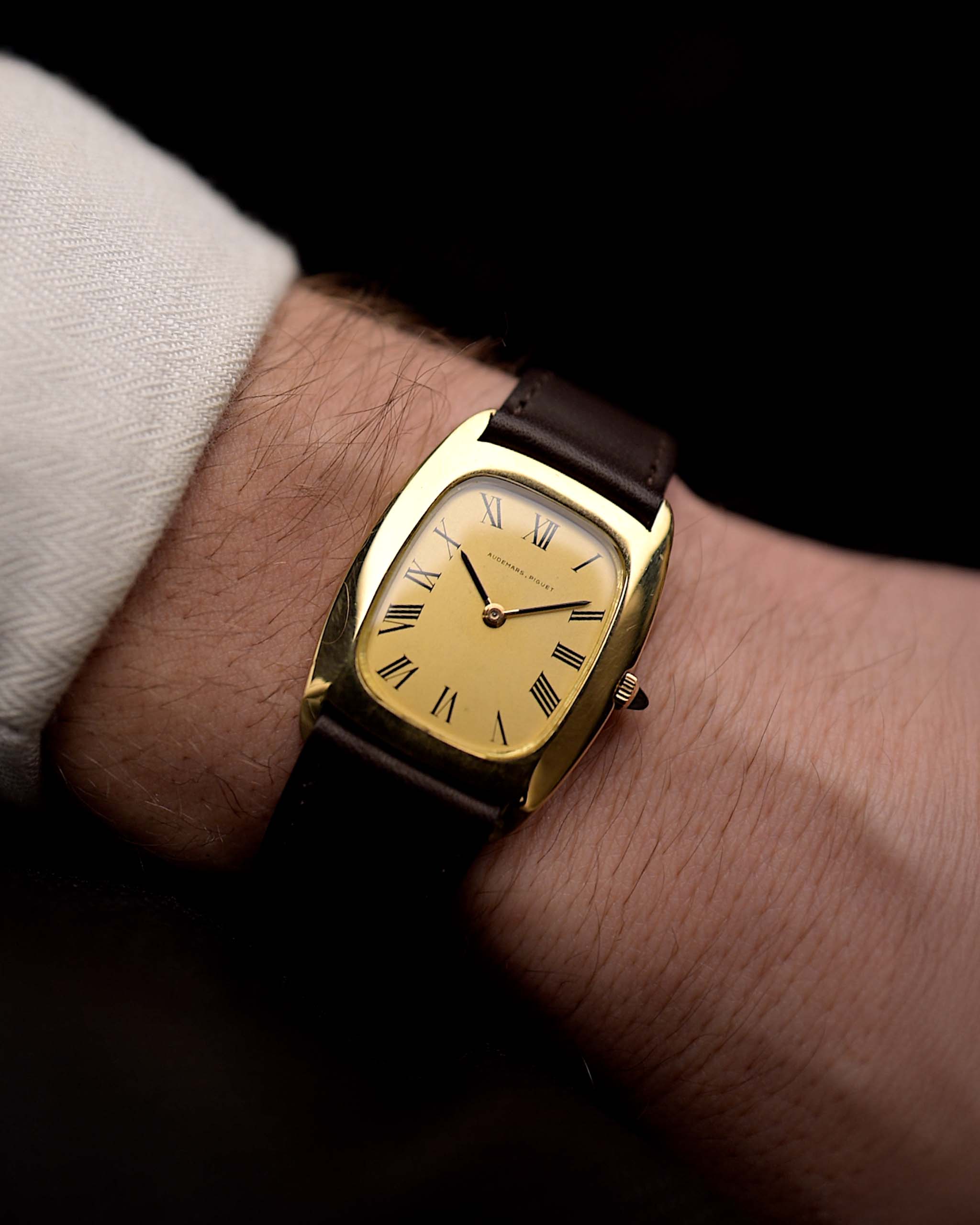 Vintage Audemars Piguet 5233 Tonneau Roman anni '70