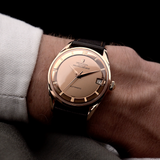 Universal Genève Polerouter Date 18k 1960