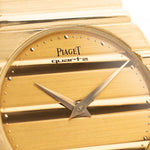 Foto ravvicinata di un Piaget 791 Polo vintage degli anni '80. Con cassa da 30 mm, oro giallo 18 carati, quadrante in oro, bracciale integrato in oro 18 carati e movimento al quarzo.