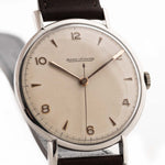 Jaeger LeCoultre Orologio a spada da abito in acciaio 1950 - cassa in acciaio - quadrante crema primo piano