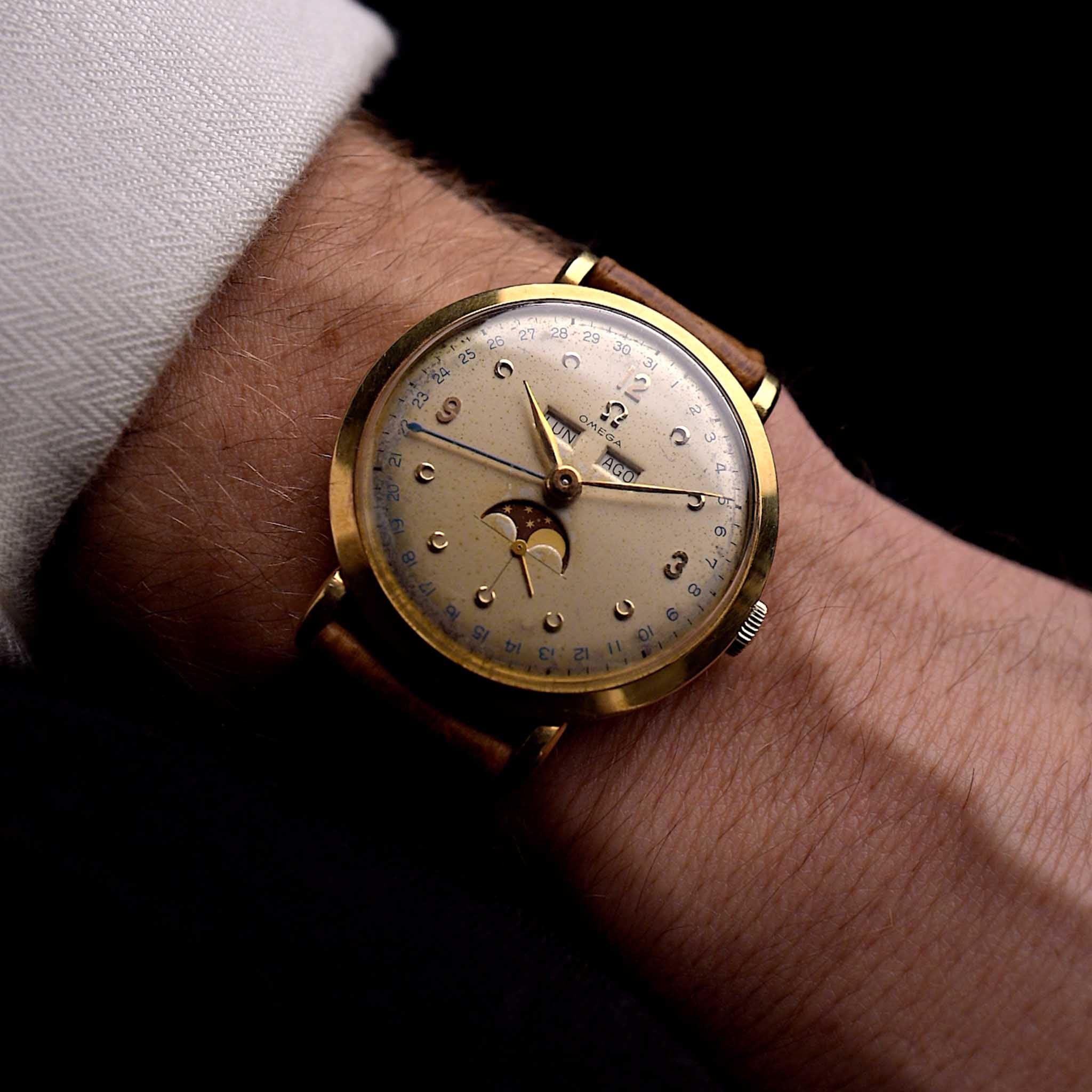 Orologio vintage Omega Cosmic 2485 Moonphase Jumbo 1947