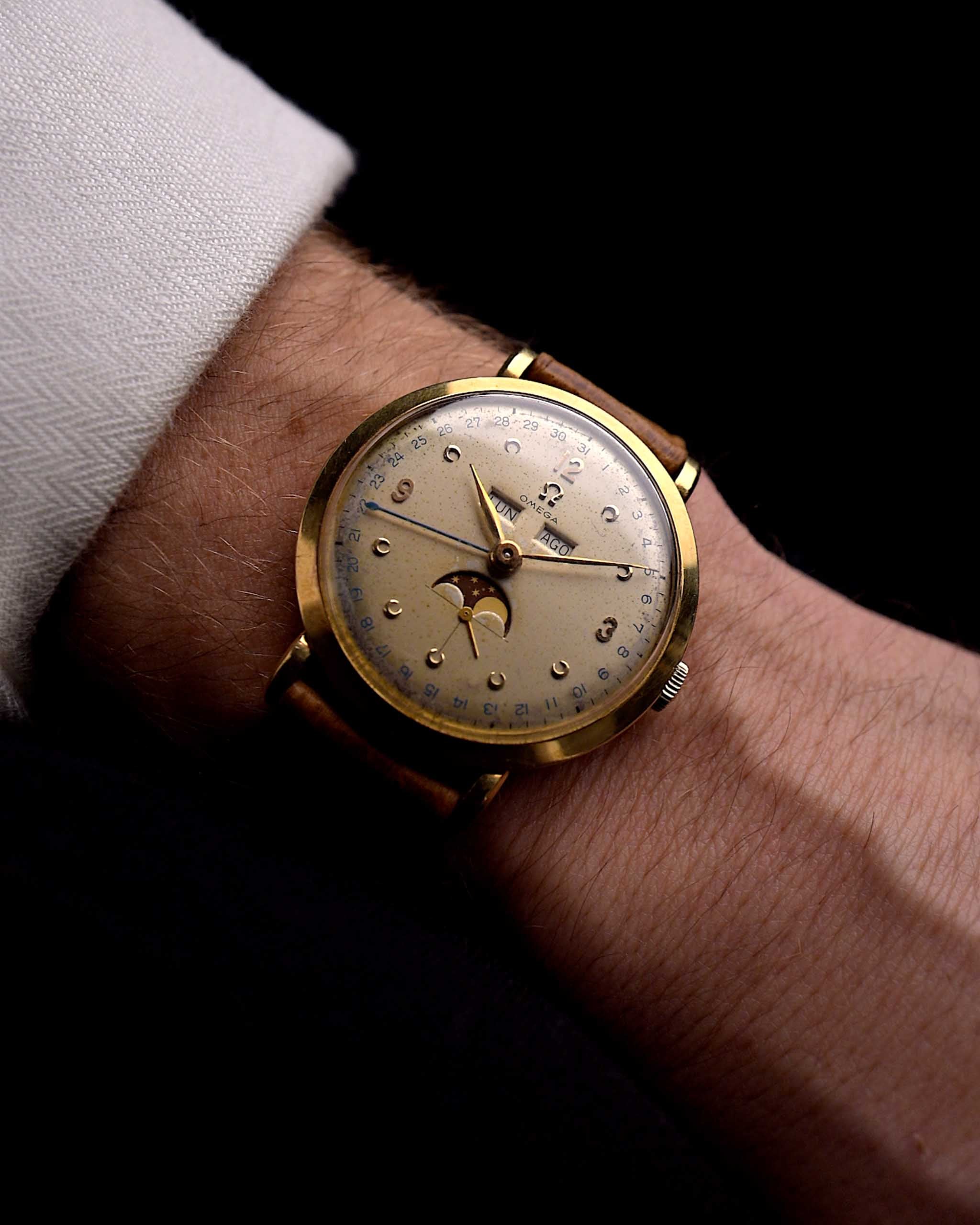 Orologio vintage Omega Cosmic 2485 Moonphase Jumbo 1947
