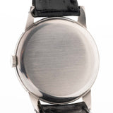 Foto ravvicinata di un Omega Jumbo 2272 Sub Second Steel Rose del 1952. 38 mm in acciaio inossidabile con movimento a carica manuale, quadrante champagne originale e cinturino in pelle originale.
