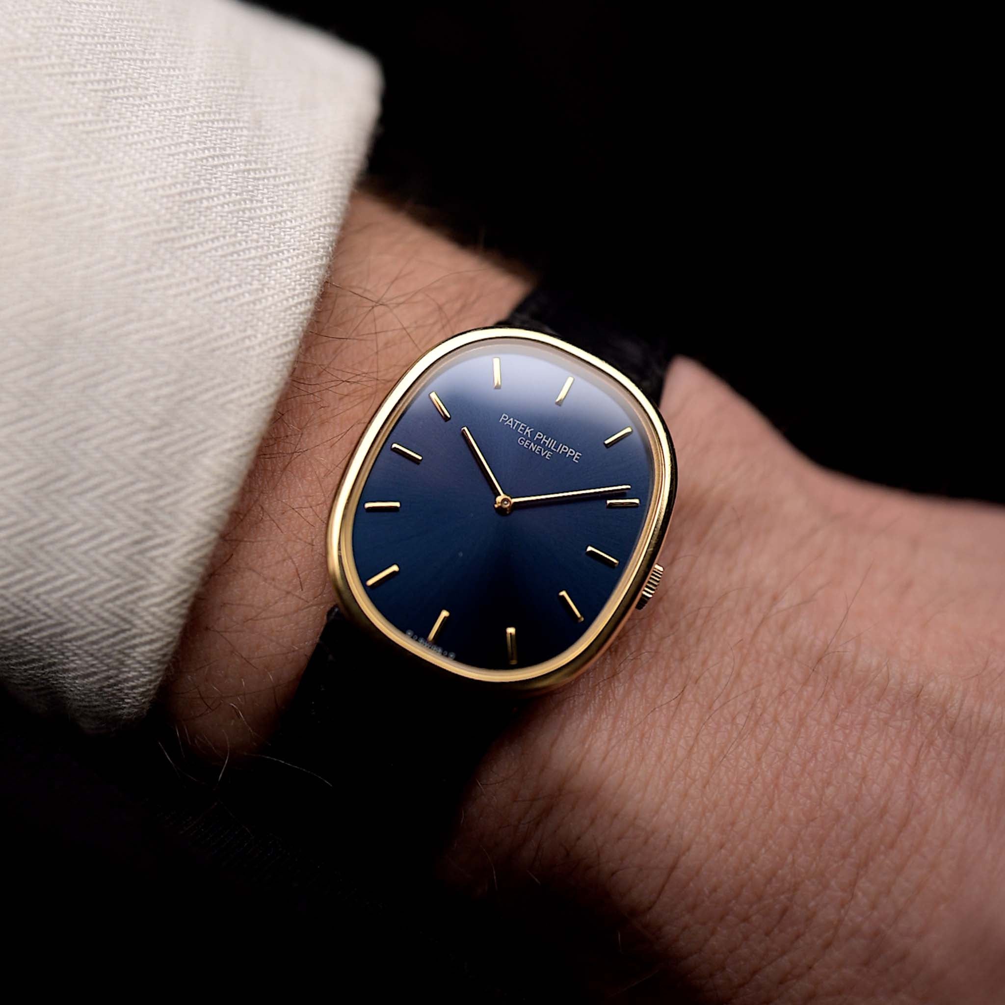 Vintage Patek Philippe Ellipse 3848 d'Or Blu con cassa Favre & Perret in oro giallo 18 carati