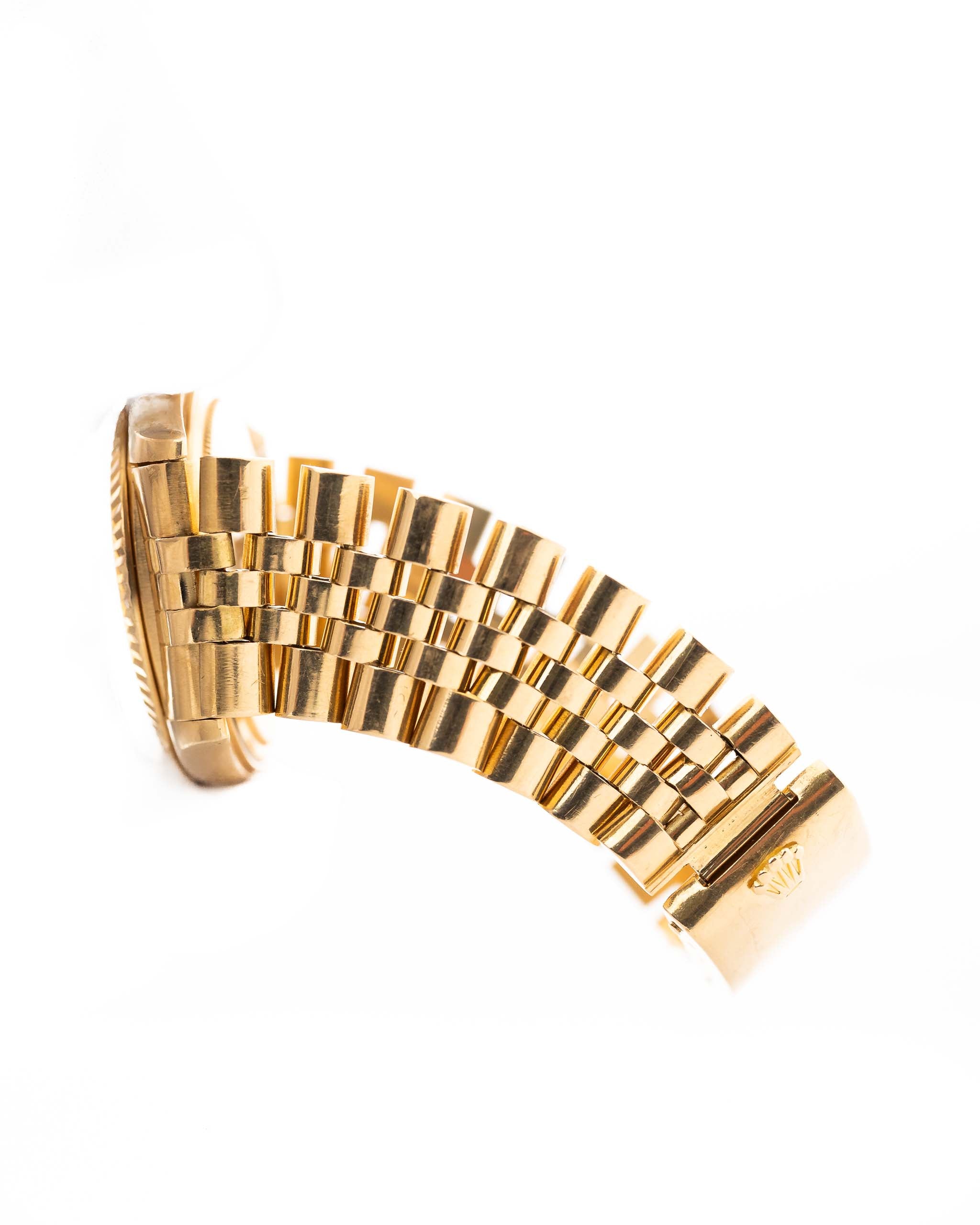 Foto ravvicinata di un Rolex 1601 Datejust 18k Malachite bracciale Jubilee. Del 1968, 36 mm in oro giallo 18 carati con quadrante originale in malachite, calibro automatico 1570 e bracciale giubileo originale.