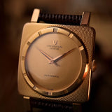 Universal Genève 10359 Cioccolatone 18 carati oro rosa 1960