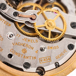 Movimento vintage Vacheron Constantin 4217 Rose degli anni '40. 33,5 mm con cassa in oro rosa 18 carati, carica manuale Cal. V454, quadrante originale color miele e cinturino in pelle.