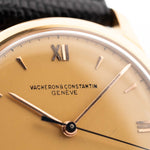 Vacheron Constantin 4217 Rose vintage degli anni '40 Quadrante. 33,5 mm con cassa in oro rosa 18 carati, carica manuale Cal. V454, quadrante originale color miele e cinturino in pelle.
