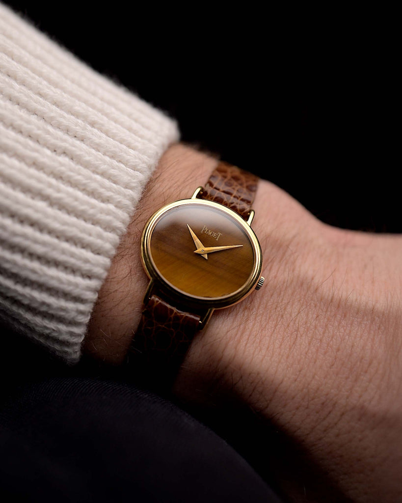 Orologio Piaget - Piaget Ellipse 9802 Quadrante occhio di tigre Cassa in oro giallo 18kCinturino originale in pelle marrone Piaget degli anni '70 al polso