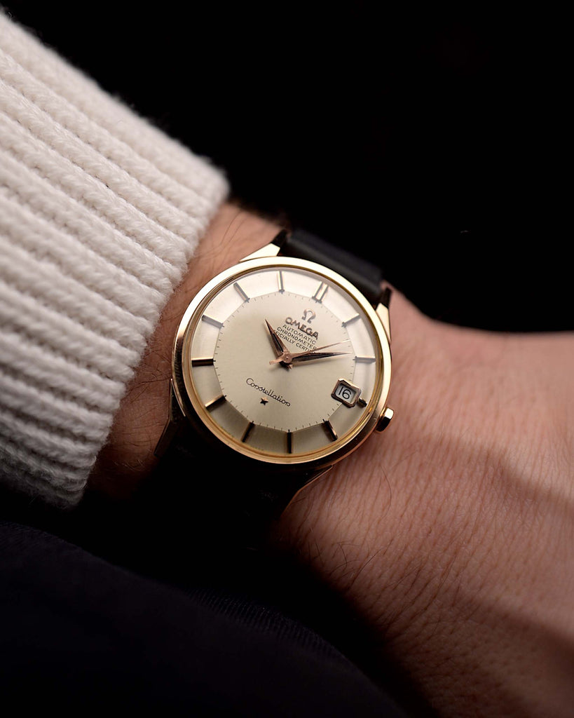 Orologio Omega - Omega Constellation 168005 Pie Pan 18k Rose 1966 - cassa in oro rosa - quadrante pie pan sunburst color argento al polso