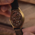 Orologio vintage IWC Pre Hermet, in oro giallo 14k, quadrante nero dorato, Cal 83 manuale, cinturino in pelle nera, video dettagliato.