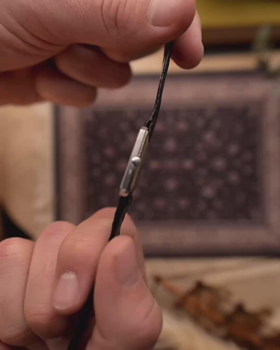 Orologio vintage Piaget Protocole 9154, in oro bianco 18 carati, quadrante in onice, cassa a serbatoio, movimento manuale 9P, cinturino in pelle, video con diverse angolazioni e dettagli.