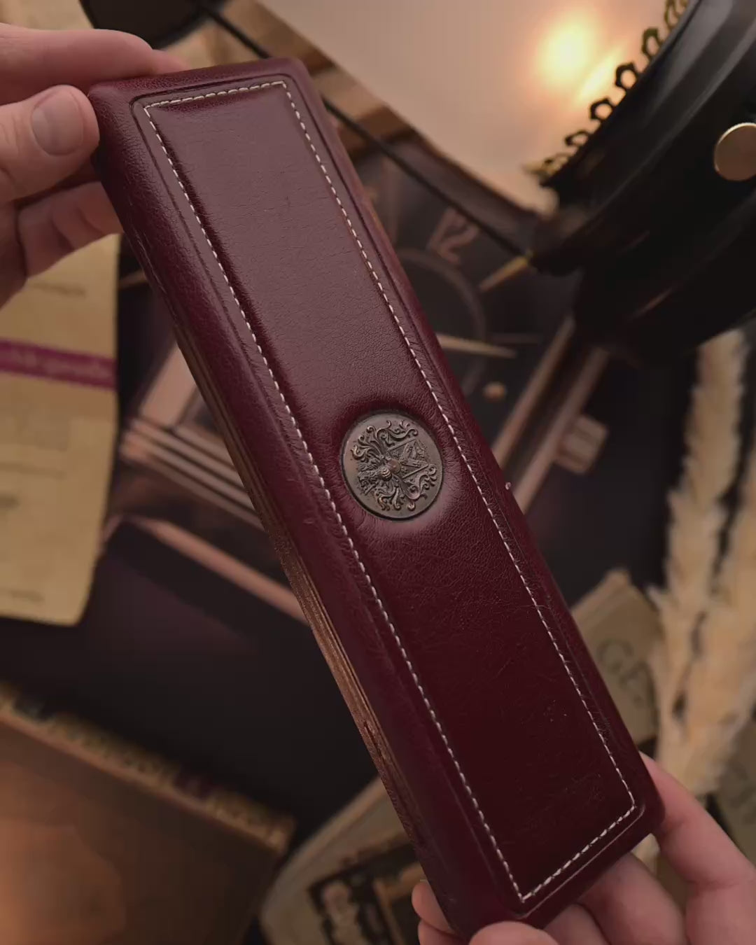 Orologio Piaget TV 9574 vintage in oro bianco 18 carati con cassa TV a forma di corteccia. Video dei dettagli.