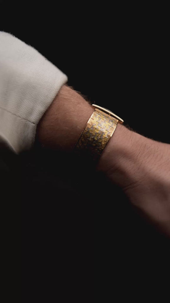 Video di Piaget 18k Rectangular Trinity 1970s al polso - Ref.- 916 A3 - GOLDAMMER