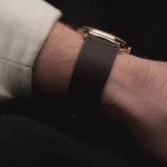 Orologio vintage IWC Cal. 89 Shark Fin 18k Rose 1960 Cassa in oro rosa 18k quadrante bianco/argento al polso
