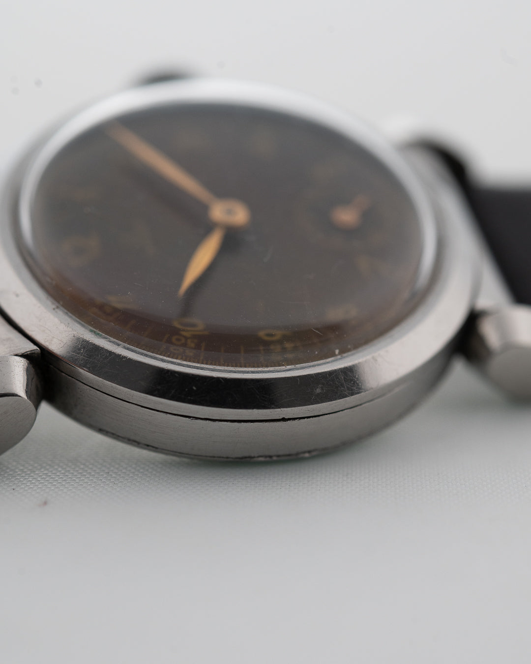Omega Scarabeo Nero Dorato 1935 - Goldammer Orologi Vintage