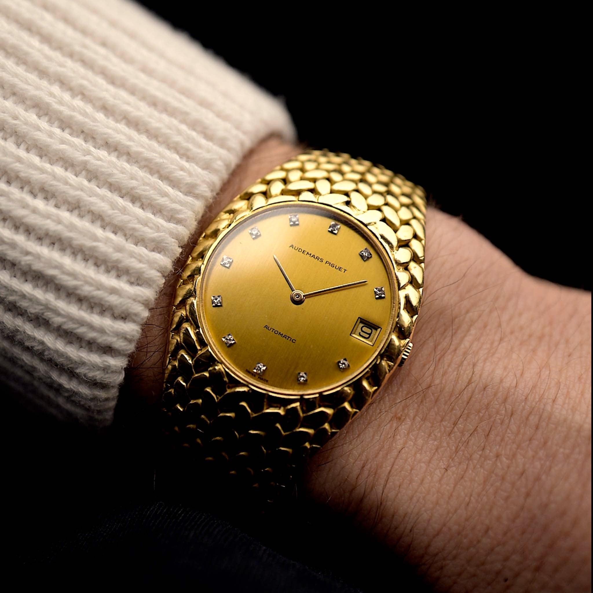 1970年代愛彼Cobra Jumbo腕錶，搭配Ref.5403.35mm 18K 黃金機芯，搭載 2121 自動機芯，原裝鑲鑽錶盤，金錶鏈，狀況極佳。