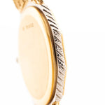 Audemars Piguet 八角形雙色 18K 腕錶的特寫照片，來自 1980 年代。30mm 18K 黃金錶殼、金色砂金石錶盤、手動上鏈機芯和黃金錶鏈。