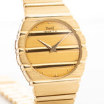 1980 年代的 Piaget 791 Polo 特寫照片。30毫米錶殼、18K黃金、金色錶盤、18K金整合錶鏈和石英機芯。
