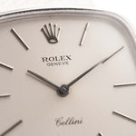 1970年的勞力士 Cellini 3805 Square 18K 特寫照片。31.5mm 18K 白金款式，配手動上鏈機芯，原裝銀色陽光紋錶盤和白金錶鏈。