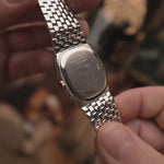 Vintage Audemars Piguet Cobra 腕錶，18K 白金、夜藍鑽石錶盤、手動機芯、一體式錶鏈、指針、影片