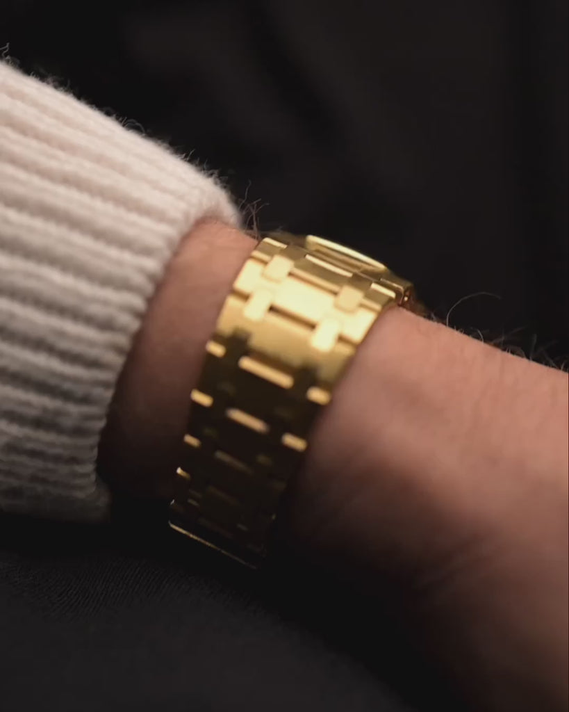 復古愛彼 Royal Oak Ref 4100BA 腕錶，1979 年製造。35毫米，18K黃金機芯，配2123自動機芯，灰色滾釘錶盤和金錶鏈。