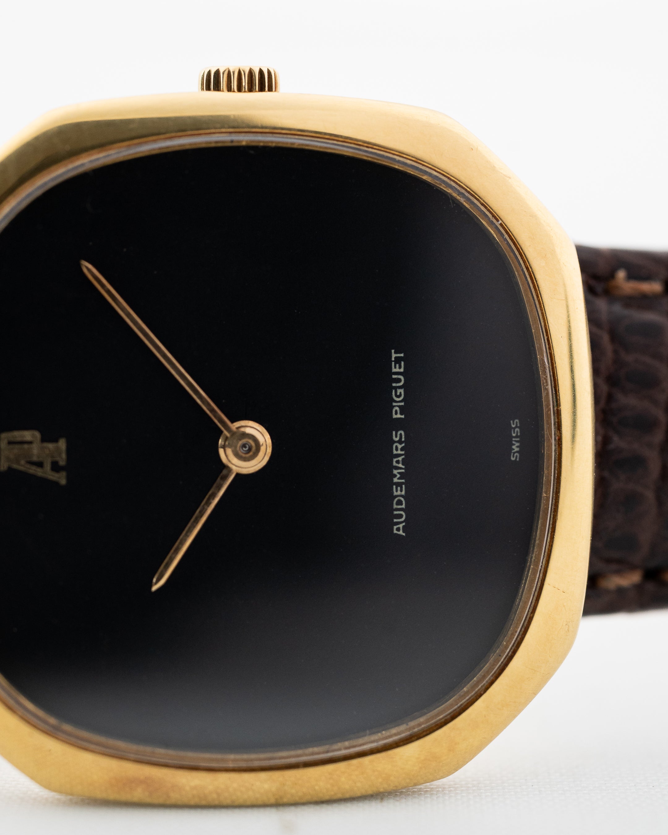 【美品】Audemars Piguet 八角形掛時計 今なお古さを感じさせない8角形フォルムの傑作時計「ロイヤル